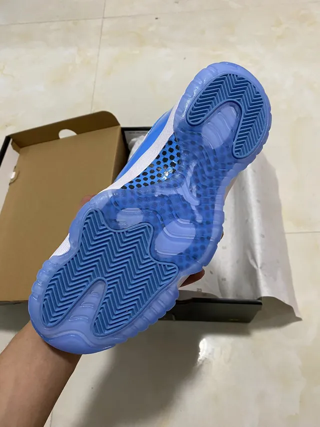 Air Jordan 11 सादा ও চকচকে নীল বাস্কেটবল জুতা 5
