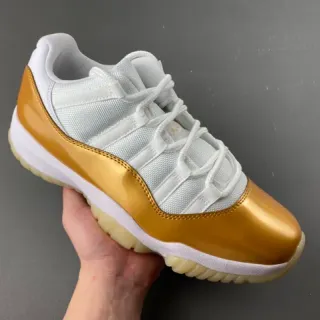 Air Jordan 11 व्हाइट गोल्ड पेटेंट लेदर बास्केटबॉल शूज़