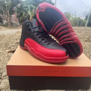 Air Jordan 12 Tênis de Basquete Pretos e Vermelhos