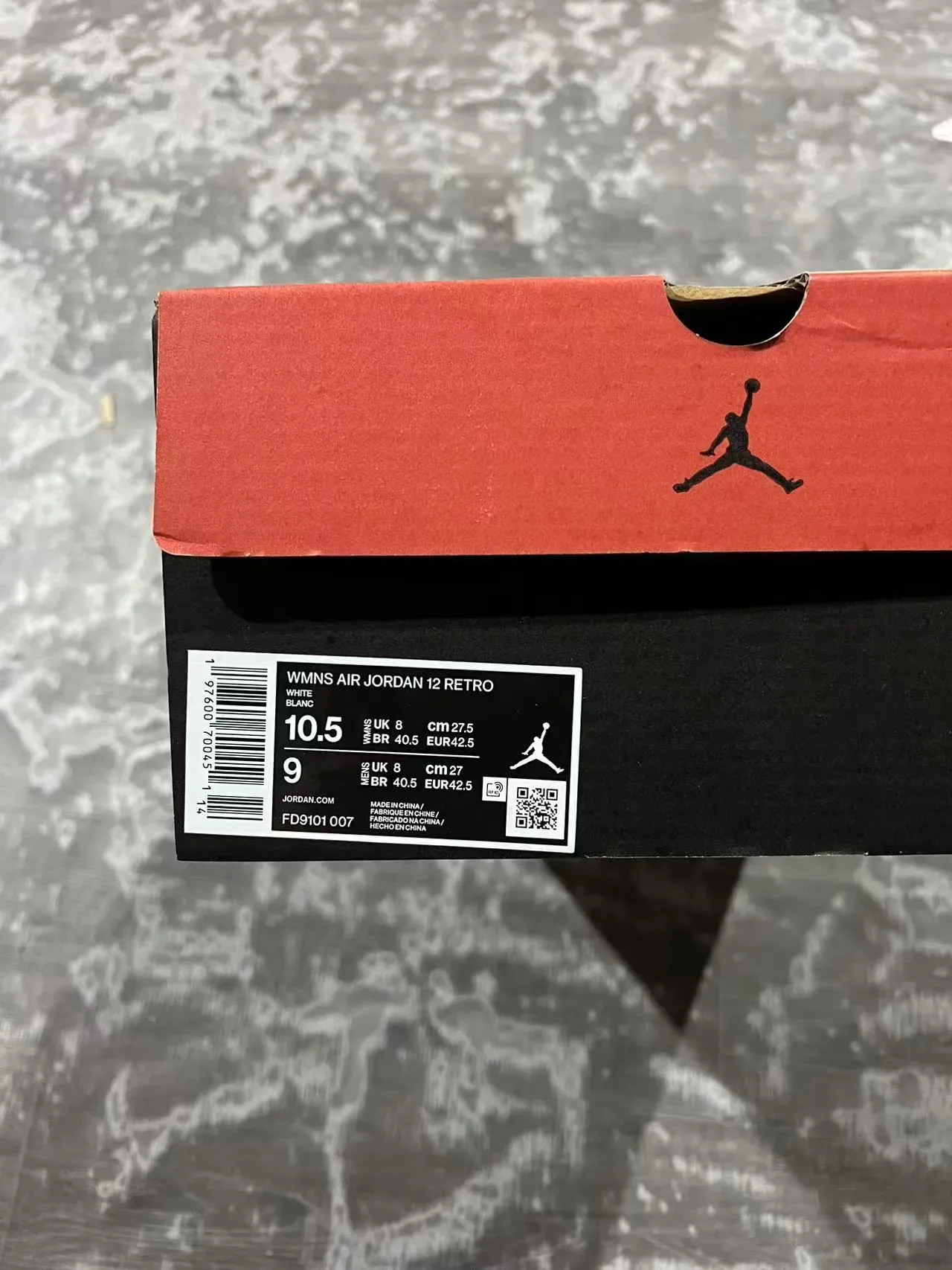 Air Jordan 12 Tênis de Basquete Cinza Claro e Dourado 10