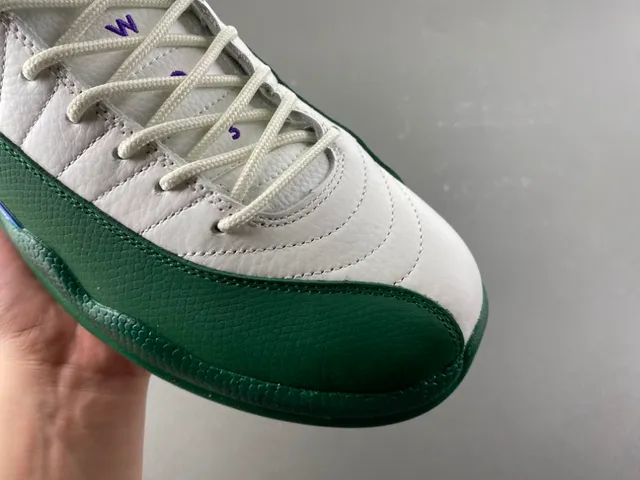 Tênis de basquete Air Jordan 12 branco e verde 2