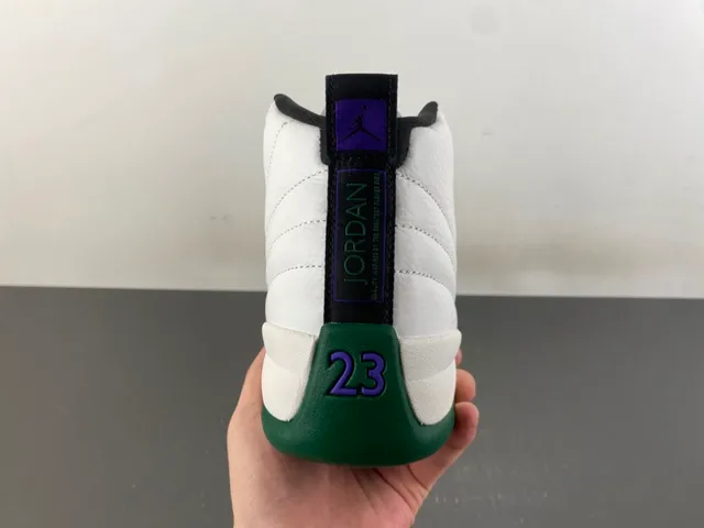 Tênis de basquete Air Jordan 12 branco e verde 4