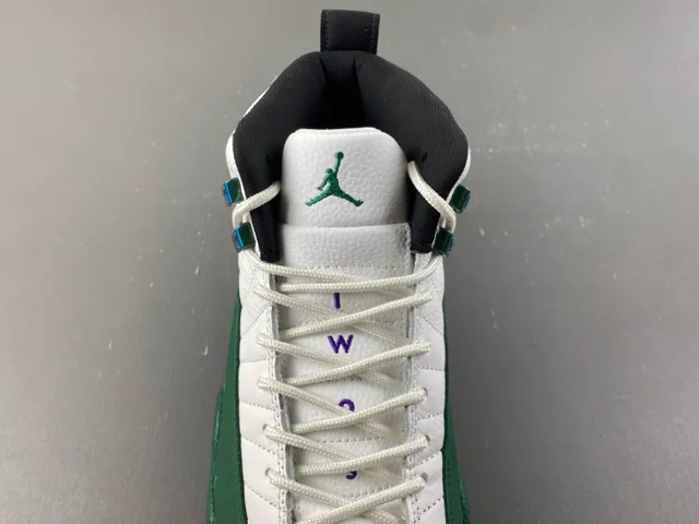 Tênis de basquete Air Jordan 12 branco e verde 6