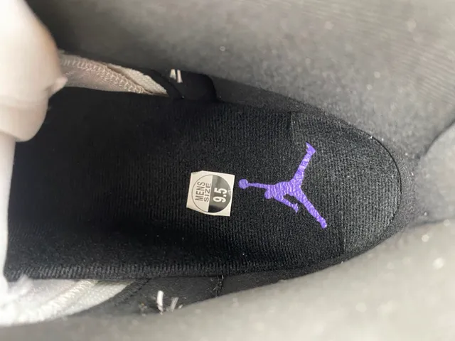 Tênis de basquete Air Jordan 12 branco e verde 7