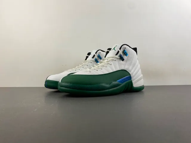 Tênis de basquete Air Jordan 12 branco e verde 11
