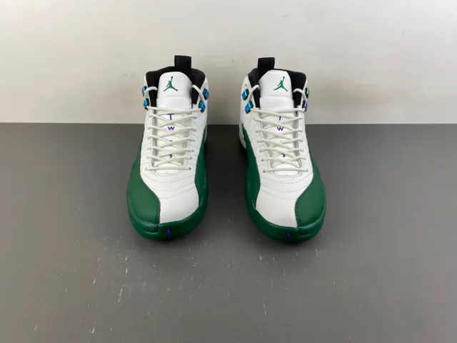 Tênis de basquete Air Jordan 12 branco e verde 12
