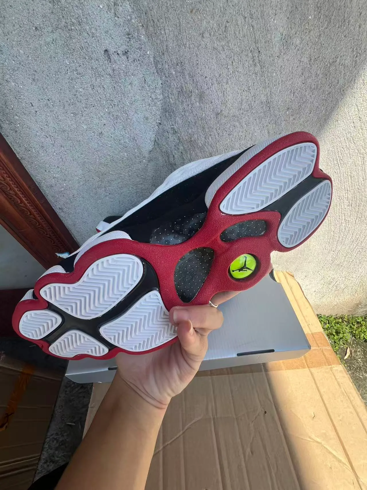 Air Jordan 13 Tênis de basquete branco, preto e vermelho 6