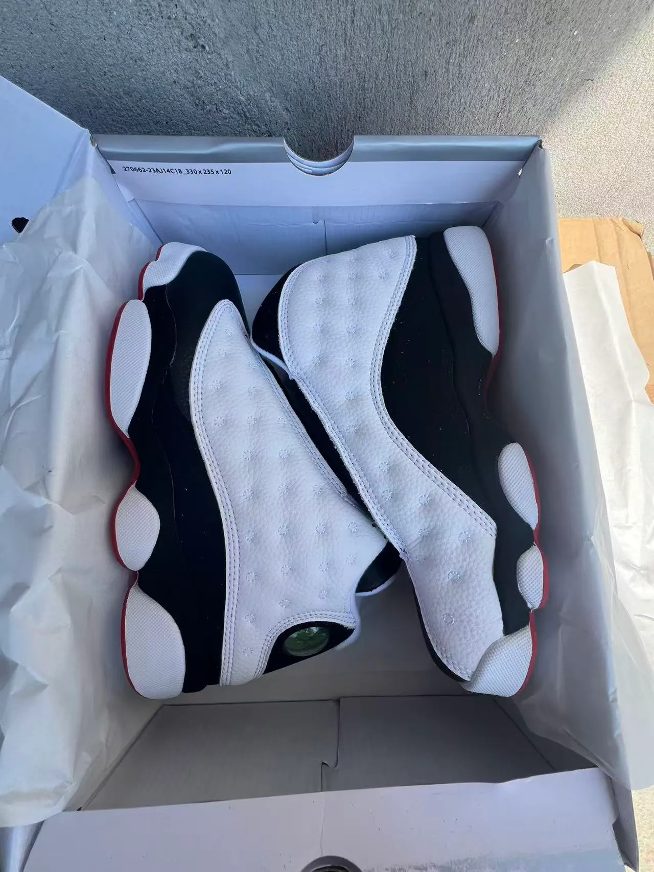 Air Jordan 13 Tênis de basquete branco, preto e vermelho 9