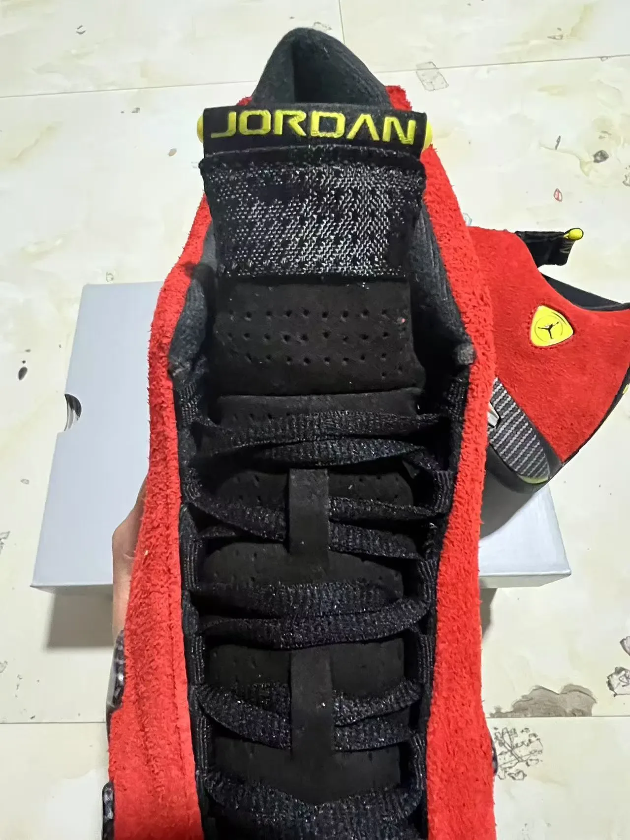 Air Jordan 14 Ferrari Red Suede Fibra de Carbono Tênis de Basquete 4
