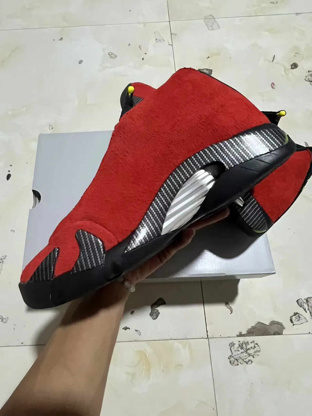 Air Jordan 14 Ferrari Red Suede Fibra de Carbono Tênis de Basquete 5