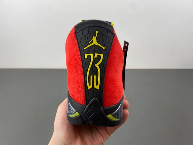 Air Jordan 14 Red Black Ferrari Collaboration Chaussures de basket 4