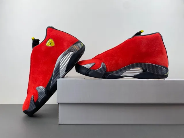 Air Jordan 14 Red Black Ferrari Collaboration Chaussures de basket 21