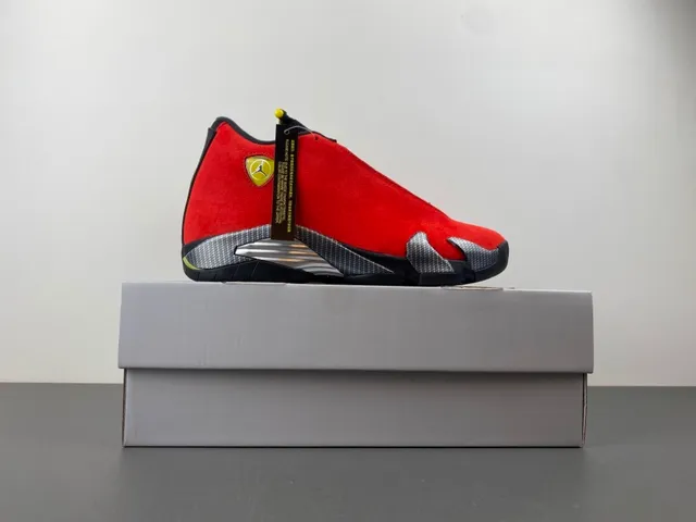 Air Jordan 14 Red Black Ferrari Collaboration Chaussures de basket 22