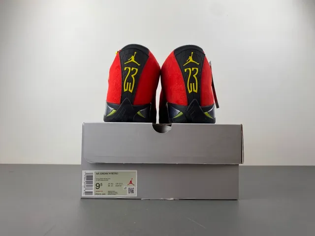 Air Jordan 14 Red Black Ferrari Collaboration Chaussures de basket 24