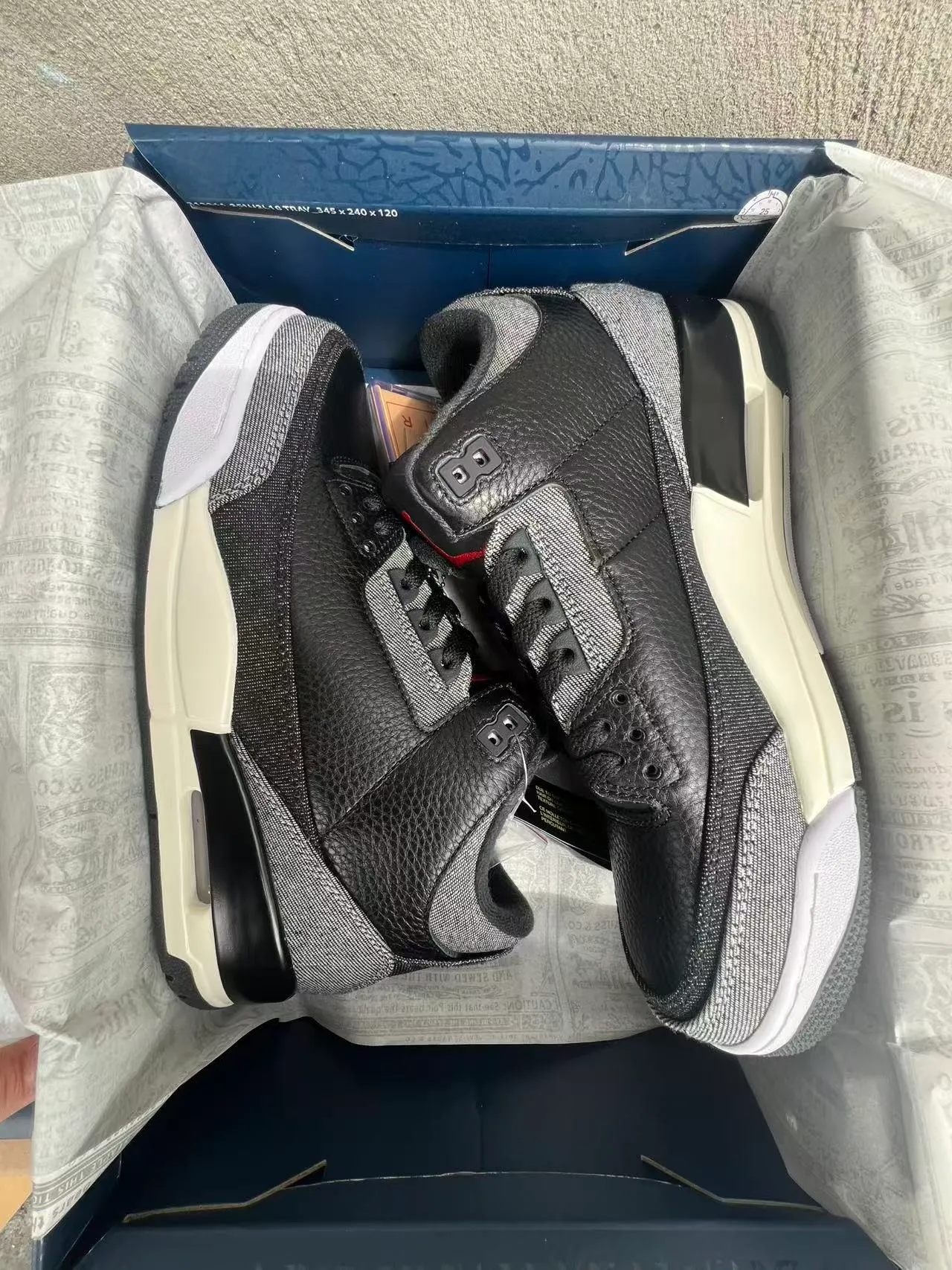 Air Jordan 3 ब्लैक ग्रे टेक्सचर्ड अपर बास्केटबॉल शूज़ 10