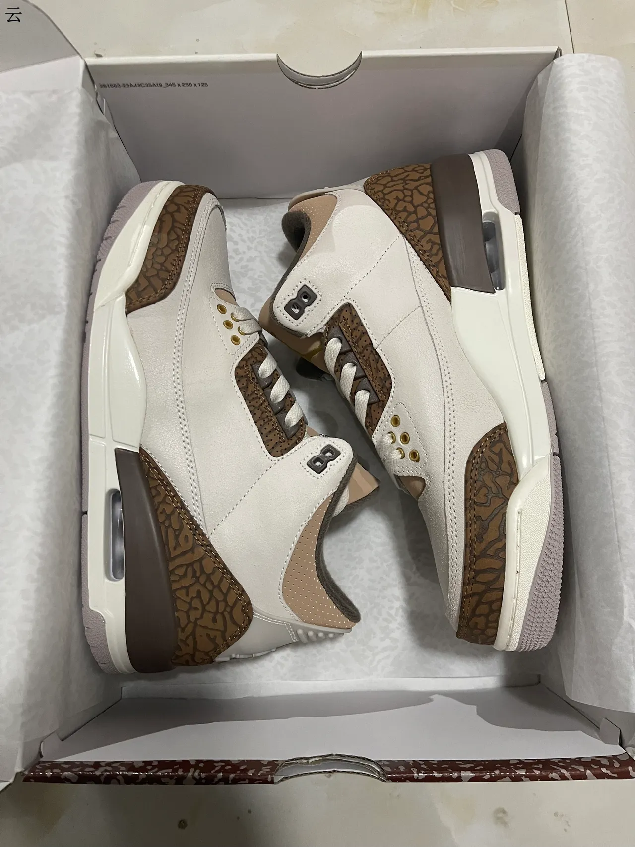Air Jordan 3 Off-White 棕色爆裂纹篮球鞋 7