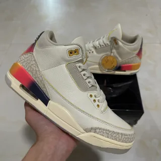 Zapatillas de baloncesto Air Jordan 3 Off-White con talón degradado color crema