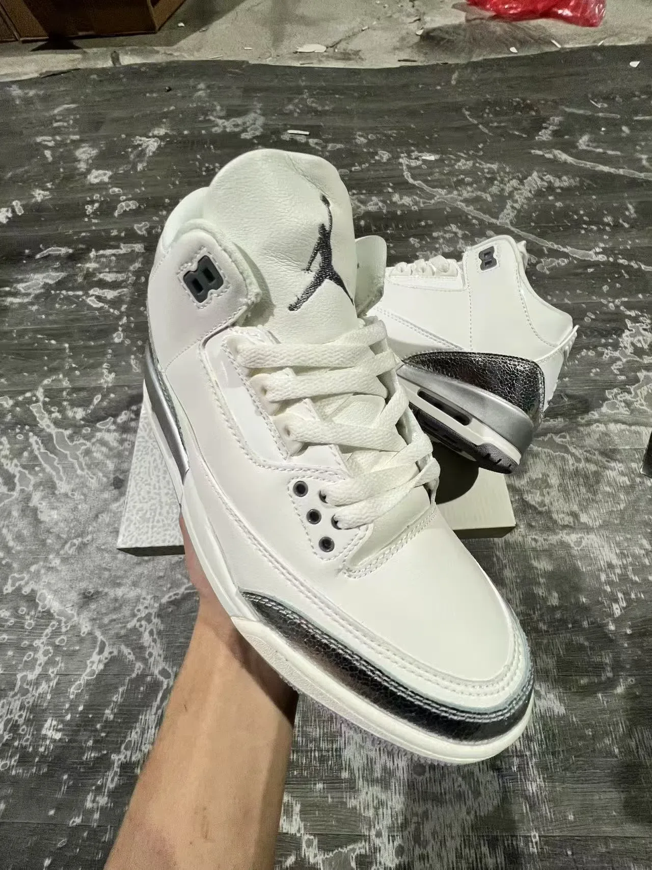 Air Jordan 3 أحذية كرة السلة البيضاء المعدنية الفضية 2