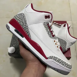 Tênis de basquete Air Jordan 3 branco/vermelho universitário com estampa de elefante