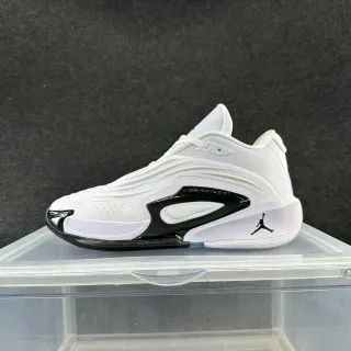 Air Jordan 36 সাদা এবং কালো বাস্কেটবল জুতো