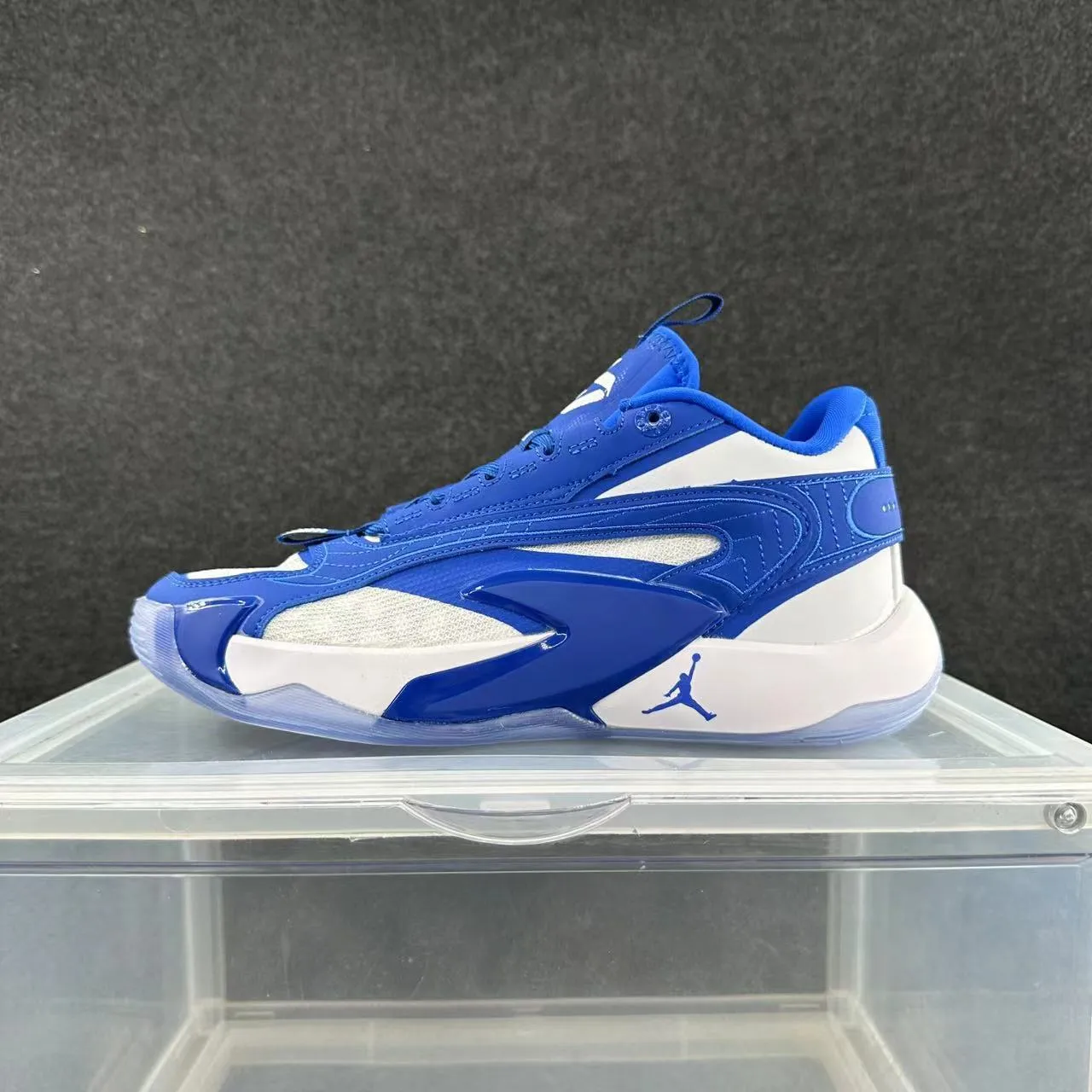 Air Jordan 37 নীল-সাদা স্কাল্পটেড লেয়ার্ড আপার বাস্কেটবল জুতো 2