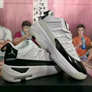 Tênis de basquete Air Jordan 37 branco e preto