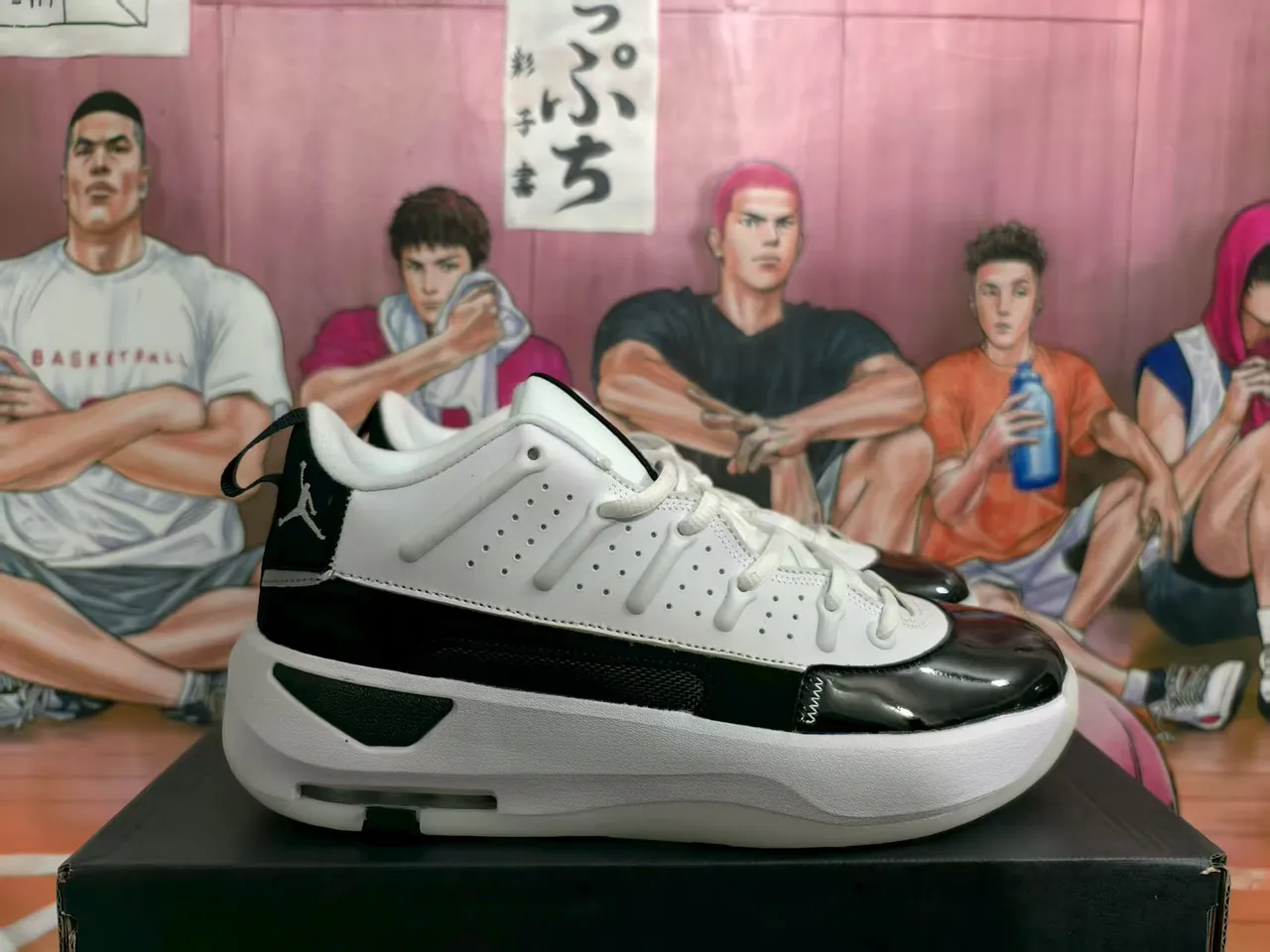 Air Jordan 37 White and Black Basketball Shoes 3