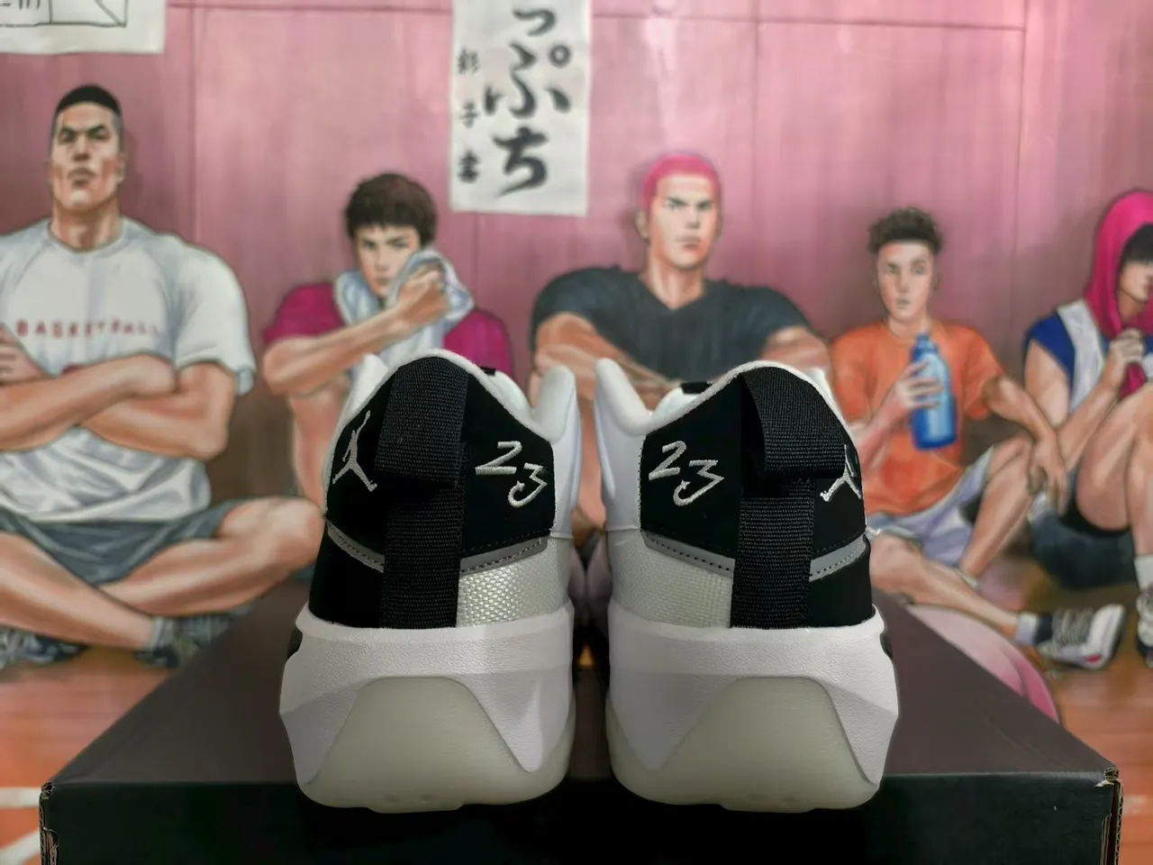 Air Jordan 37 White and Black Basketball Shoes 4