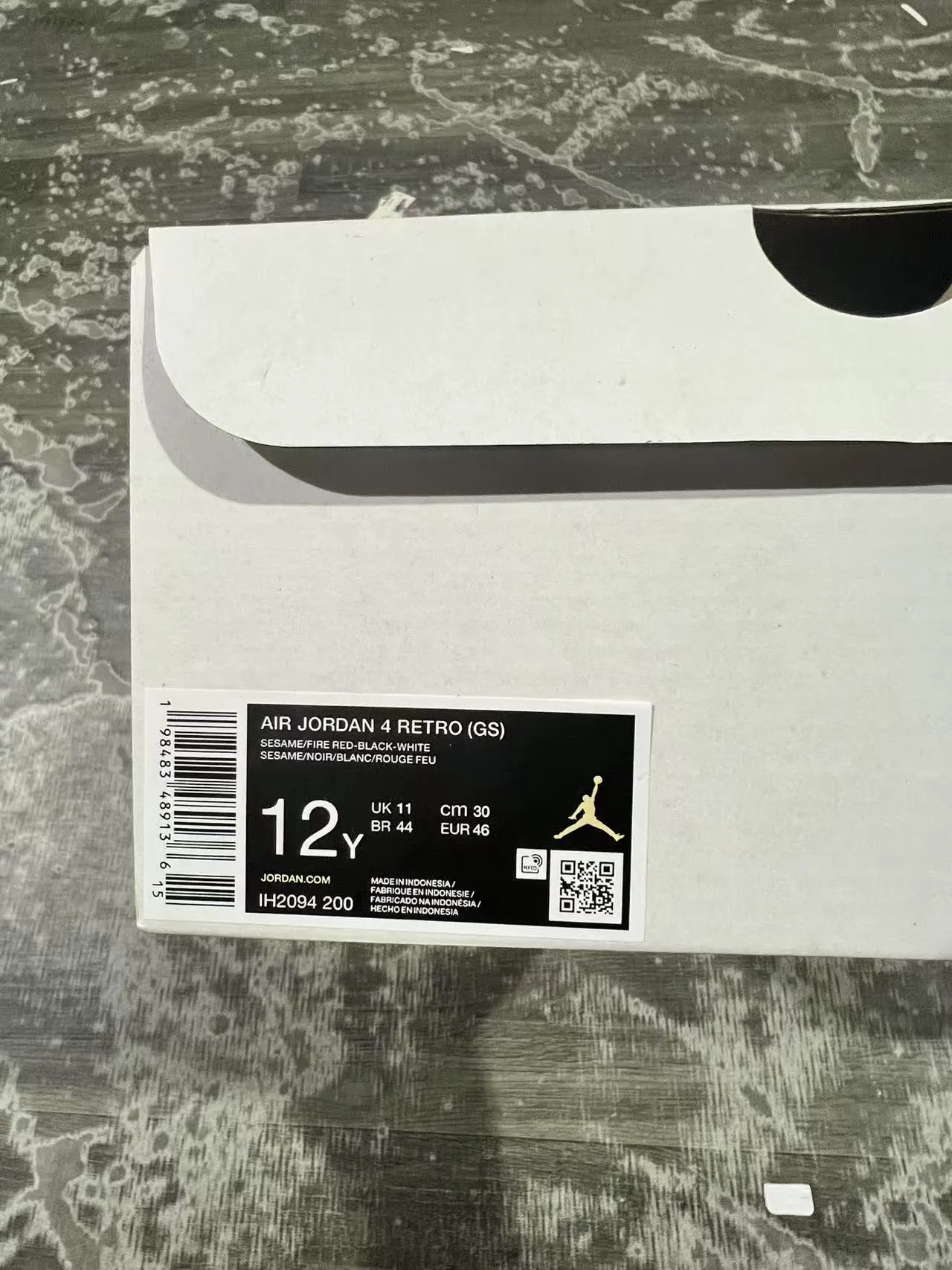 Zapatillas de baloncesto Air Jordan 4 beige, negro y rojo 10