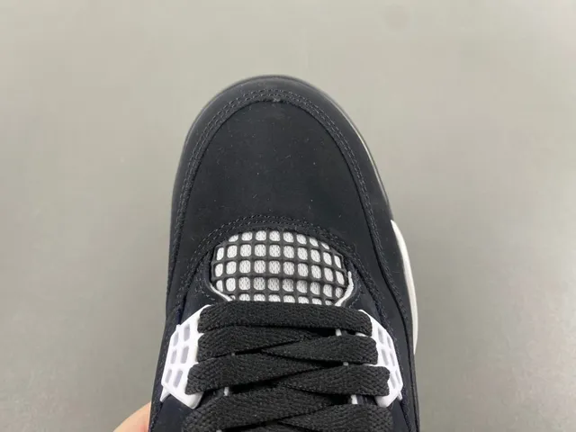 Air Jordan 4 黑白篮球鞋 6