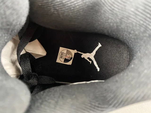 Air Jordan 4 黑白篮球鞋 8