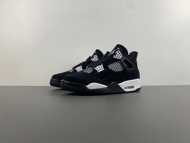 Air Jordan 4 黑白篮球鞋 10