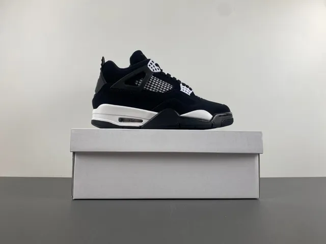 Air Jordan 4 黑白篮球鞋 15