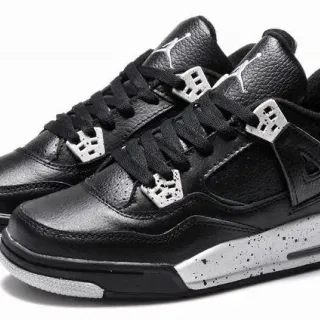 Tênis de basquete Air Jordan 4 preto e branco salpicado