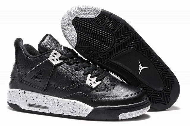 حذاء كرة السلة Air Jordan 4 أسود وأبيض منقط 2