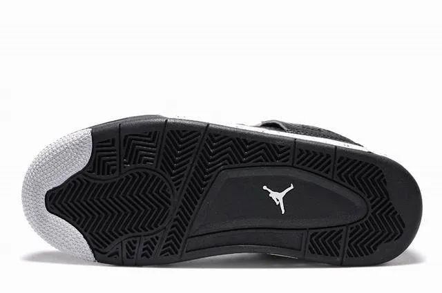 حذاء كرة السلة Air Jordan 4 أسود وأبيض منقط 5