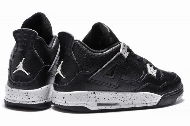 حذاء كرة السلة Air Jordan 4 أسود وأبيض منقط 7