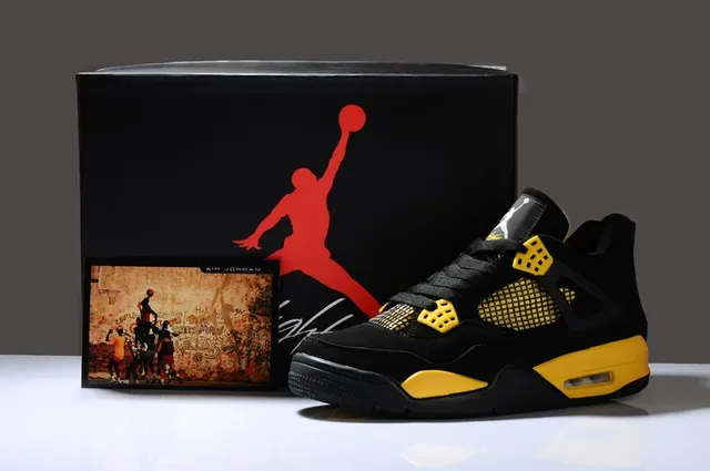 Air Jordan 4 Tênis de Basquete Preto Amarelo 5