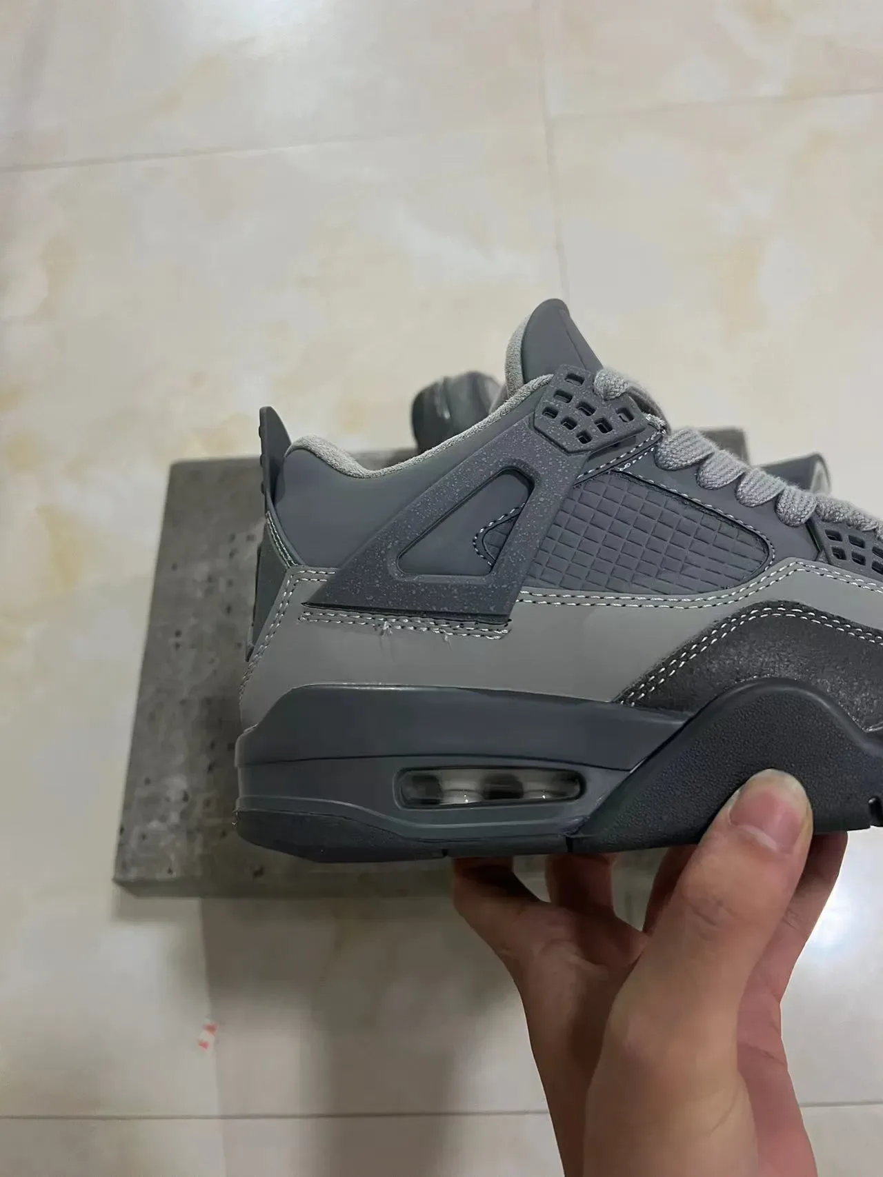 Air Jordan 4 Tênis de Basquete Monocromático Cinza 7