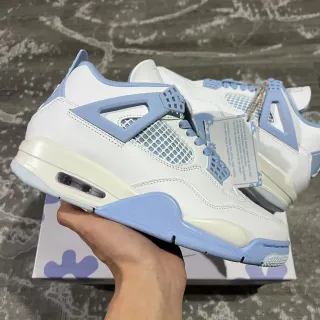 Air Jordan 4 Tênis de basquete branco e azul claro