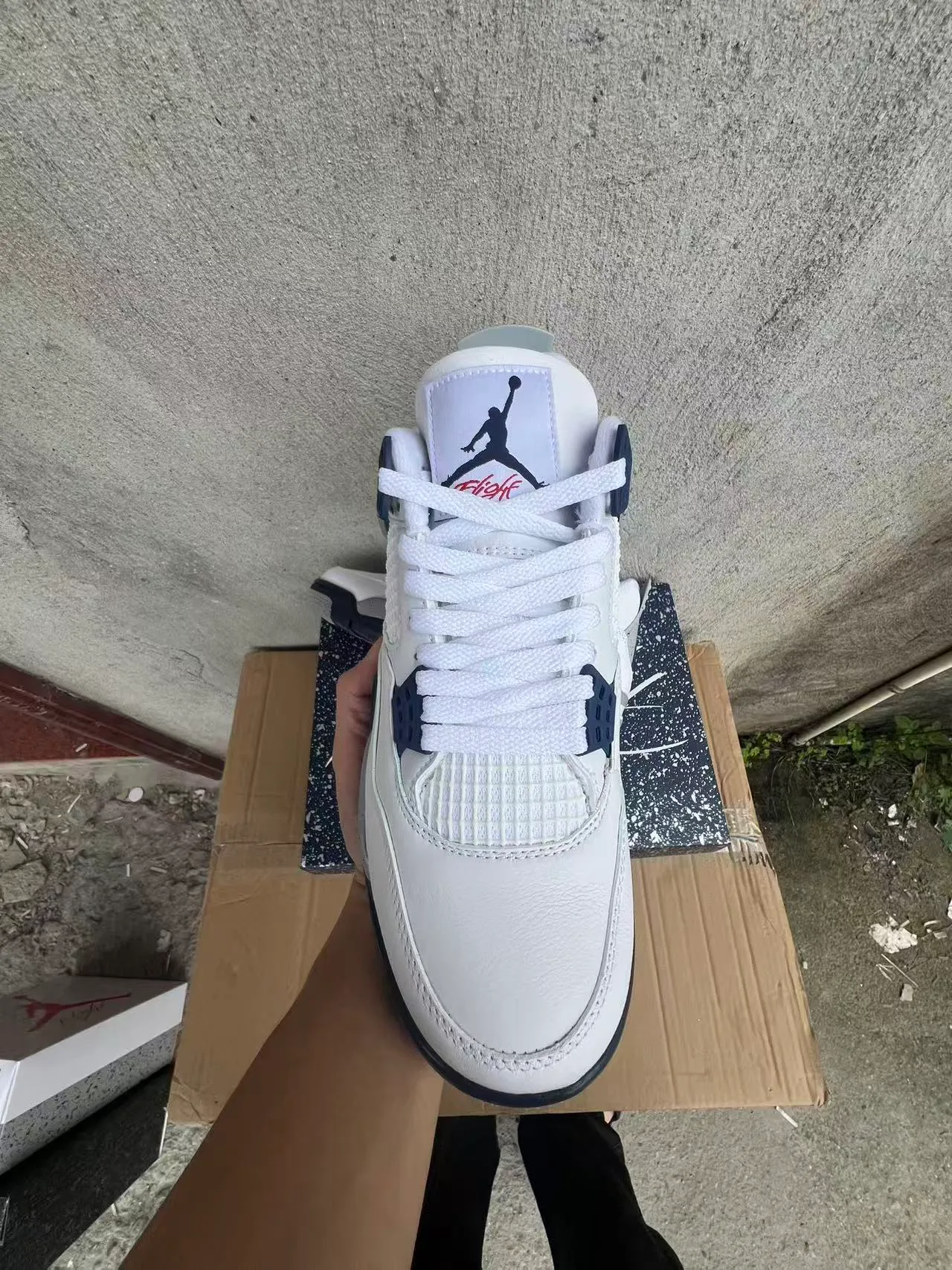 Chaussures de basketball Air Jordan 4 blanc bleu marine gris moucheté 3
