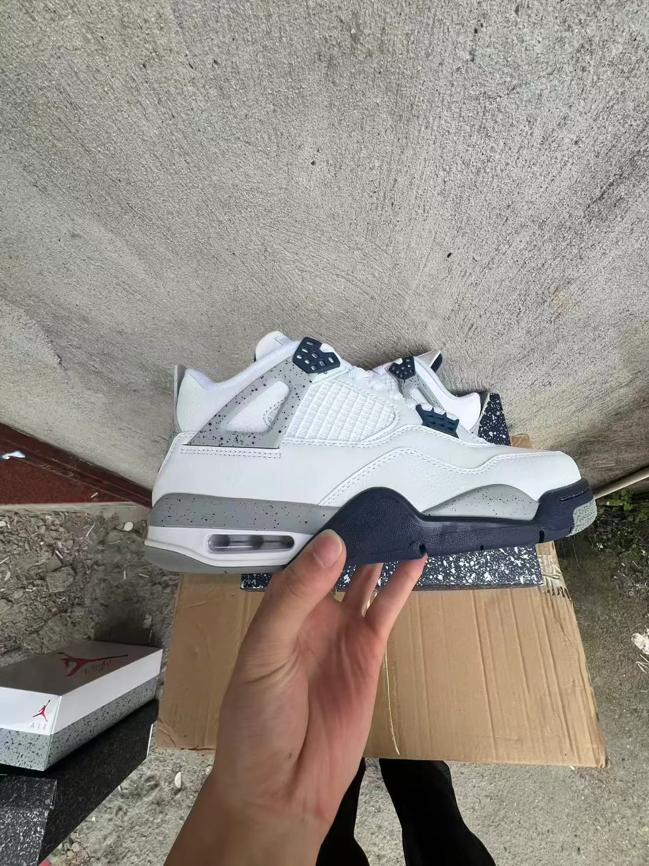 Chaussures de basketball Air Jordan 4 blanc bleu marine gris moucheté 7