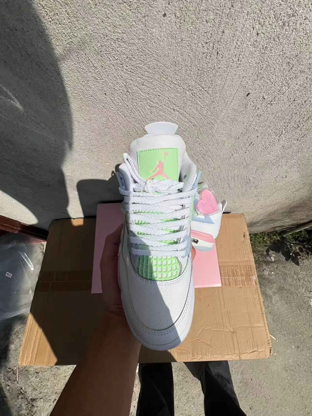 Zapatillas de baloncesto Air Jordan 4 blanco, rosa y verde menta 3