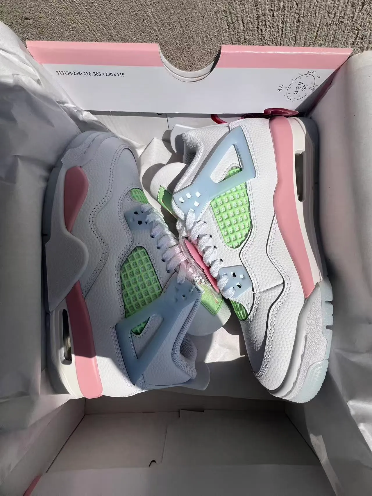 Zapatillas de baloncesto Air Jordan 4 blanco, rosa y verde menta 9