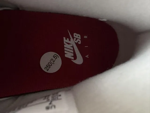 Tênis de basquete Air Jordan 4 branco e vermelho gum 6