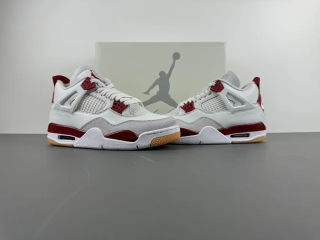 Tênis de basquete Air Jordan 4 branco e vermelho gum 13