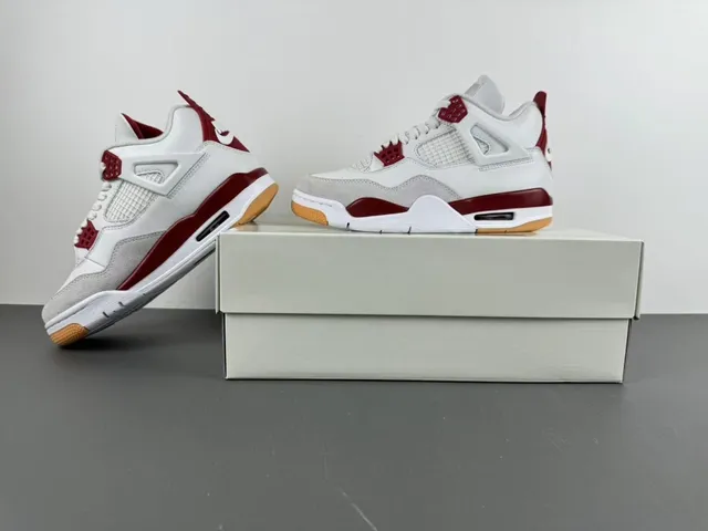 Tênis de basquete Air Jordan 4 branco e vermelho gum 14