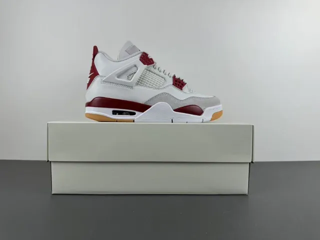 Tênis de basquete Air Jordan 4 branco e vermelho gum 15