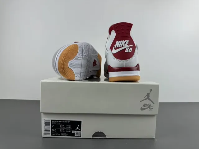 Tênis de basquete Air Jordan 4 branco e vermelho gum 16