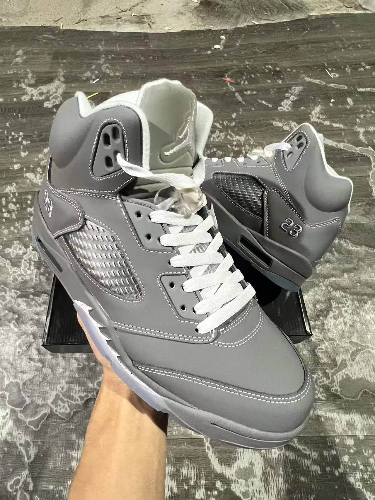 Zapatillas de baloncesto Air Jordan 5 gris y blanco 2